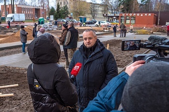 В Ломоносовском районе День народного единства встретили «субботником»